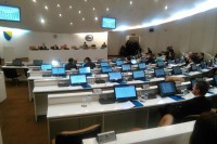 Čak 20 parlamentaraca u BiH su milioneri, najbogatiji je "težak" skoro 60 miliona KM