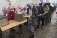 Odgođeno izmještanje migranata s Vučjaka u Blažuj