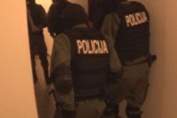 Izvještaj protiv deset lica zbog posjedovanja oružja, municije i droge