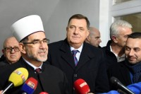 Dodik donirao 100.000 KM za izgradnju Islamskog centra u Doboju