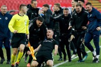 Dao Zvezdi gol sa centra terena VIDEO