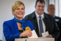 U BiH i Srbiji najviše glasova osvojila Kitarovićeva