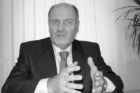 Preminuo bivši federalni premijer i ambasador BiH u Rusiji Mustafa Mujezinović