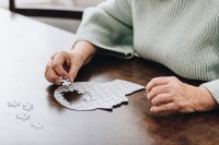 TV reprize i poznate praznične pjesme mogu pomoći ljudima koji pate od demencije