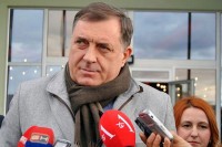 Dodik: Prosječna plata u narednoj godini 1.000 KM