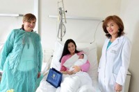 Златник за прворођену бебу у Српској у овој години
