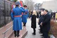 Položeni vijenci na spomenik poginulim borcima Vojske Republike Srpske