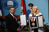 Orden zastave Srpske sa zlatnim vijencem Narodnom pozorištu i Vulinu