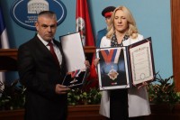 Orden zastave Srpske sa zlatnim vijencem Narodnom pozorištu i Vulinu