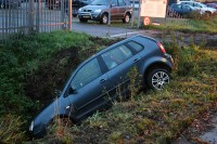 Dva automobila sletjela s kolovoza, povrijeđena oba vozača
