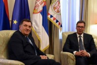 Vučić: Sa Dodikom i o otvaranju fabrike u Drvaru