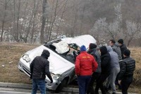 Ljekari se i dalje bore za život mladića povrijeđenog u saobraćajki kod Orašja