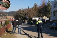Bacio bombu pored svoje kuće, pa prijavio nepoznata lica