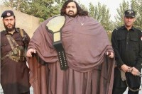 Pakistanski Hulk težak 444 kilograma traži ženu, odbio ih 300 jer su bile "premršave"