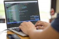 Lažni bankar iz Istočnog Sarajeva varao građane od Srbije do Egipta