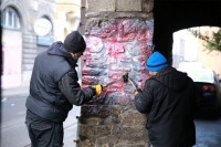 Počelo je uklanjanje grafita sa fasade Stare pravoslavne crkve u Sarajevu