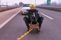 Prekršajna prijava i novčane kazne sa sankanje na autoputu