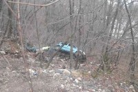 Automobil sletio u provaliju na putu prema Bjelašnici, dvoje povrijeđeno