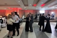 Одржан светосавски добротворни бал: Приједорчани помажу самохраној мајци троје дјеце