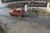 Нови снимак са пружног прелаза у Бањалуци: Откинуо рампу VIDEO