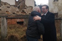 Vučić u rodnom kraju - cicvara, pa krompiruša kod Zaima