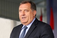 Dodik: Treba 'pritisnuti' i pokušati do maja dobiti status EU kandidata