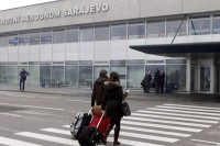 Mjere zbog koronavirusa: Radnici Sarajevskog aerodroma s maskama