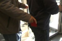 Fizički napad i krađa novca u Trebinju