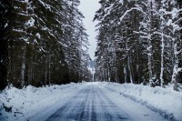 Oprez zbog ugaženog snijega, poledice i vjetra