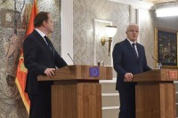 Varhelji: Vlada Crne Gore spremna da privremeno odloži primjenu Zakona o slobodi vjeroispovijesti