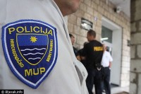Uhapšena dva sedamnaestogodišnja Marokanca zbog nanošenja teških povreda migrantu