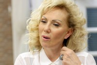Lepa Brena boluje od osteoporoze?