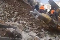 U toku otklanjanje odrona u mjestu Ugarak na putu Jajce-Crna Rijeka