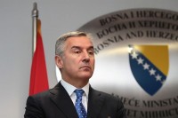 Vučić: Đukanović o "genocidu" da bi se dodatno ponizila Srbija