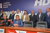 Lider SNSD-a: Sa HDZ-om se odavno razgovara o odlasku stranih sudija