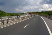 Povoljni uslovi za vožnju, oprez zbog odrona zemlje