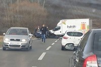 U sudaru kamiona i auta teško povrijeđeno dijete