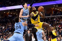 Memfis bolji od Lejkersa, Guduriću manje od dva minuta