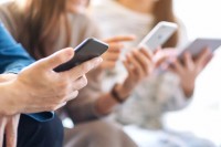 U vrijeme širenja virusa korona: Kako na pravilan način očistiti svoj telefon