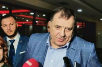 Dodik: Šarović i SDS me ne interesuju - čekamo odluku Miće Mićića