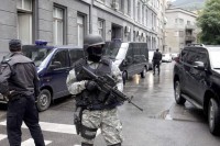 Policija u stambenom objektu u Sarajevu pronašla 180 migranata i narkotike