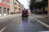 Дезинфекција улица и јавних површина у градовима Српске