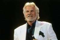 Umro Keni Rodžers, legenda američke kantri muzike VIDEO