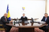 Predsjedništvo BiH: Nastaviti pravovremeno izvještavanje i zaštiti medijske radnike