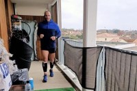 Istrčao maraton na svom balkonu: Podvig za junake naše svakodnevice