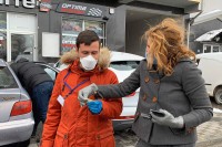 Бијељина: Волонтери помажу грађанима у изолацији и пензионерима