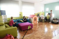 Фирма "Пчелица Маја" из Билеће поклонила маске дјеци у "родитељској кући"