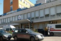 Više od 100 zdravstvenih radnika UKC Tuzla u izolaciji