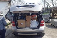 Коло српских сестара из Дервенте уручило помоћ родитељској кући