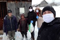 Волонтери помажући старима враћају вјеру у човјека